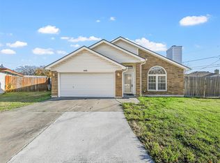 805 Columbia Ct, Blue Mound, TX 76131