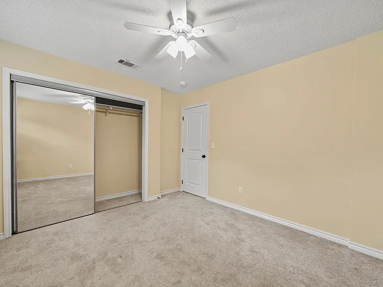 306 Hub Dr — Photo 12