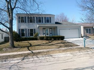 830 Huron Ct, Carol Stream, IL 60188