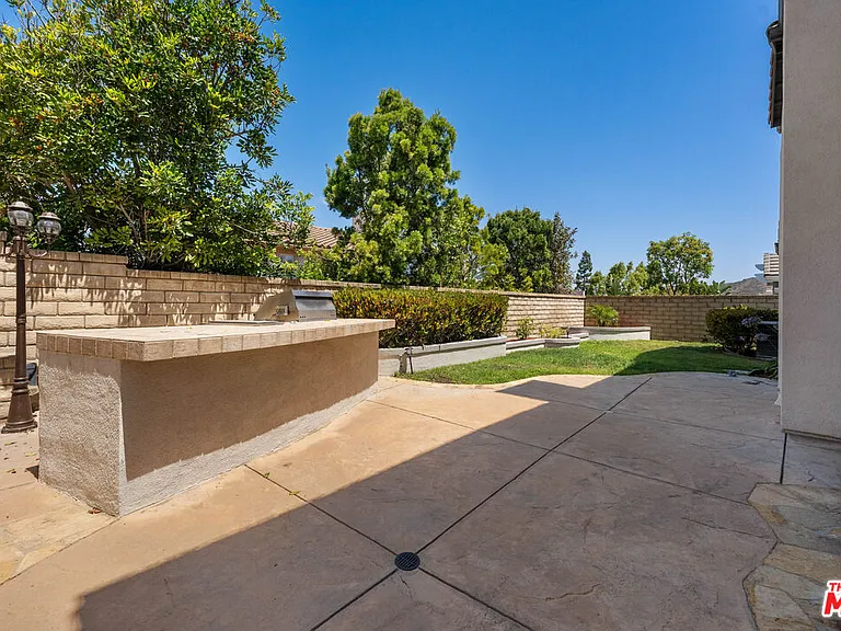 1385 White Feather Ct — Photo 10