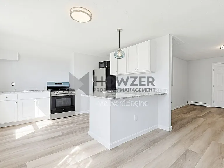 24 Crocker St #A4 — Photo 3