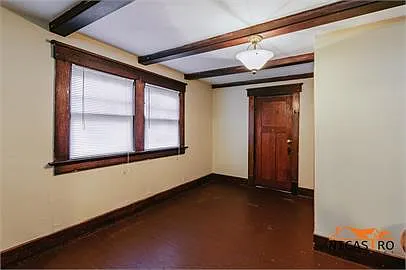 2097 Summit St — Photo 9