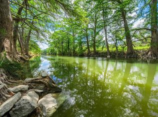 113-115 Carlisle Ln, Comfort, TX 78013