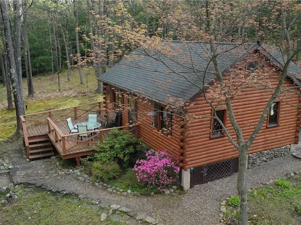 8172 Saunders Hill Rd, Naples, NY 14512