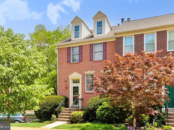 2nd image of 1299 Quaker Hill Dr #A