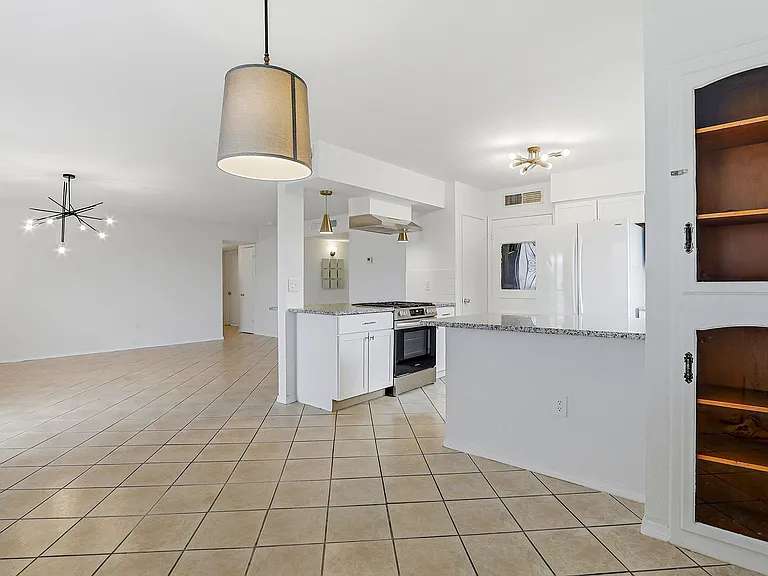 10837 Gemstone St — Photo 14