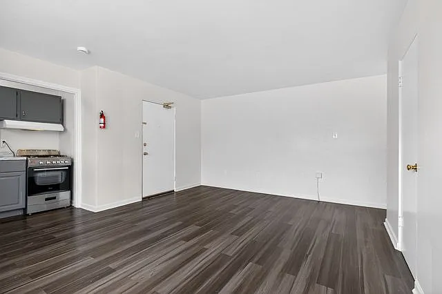 Studio, $1,300 — Photo 4