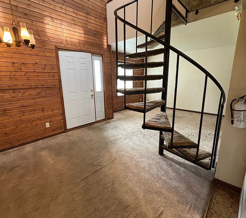 1st image of 312 N Genevieve St