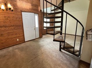 312 N Genevieve St, Cedar Falls, IA 50613