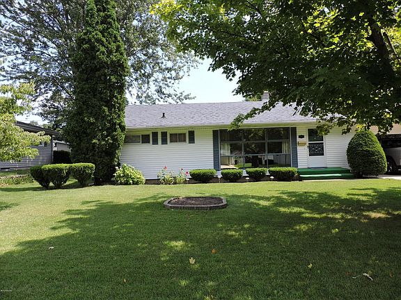2nd image of 204 Pioneer Ave