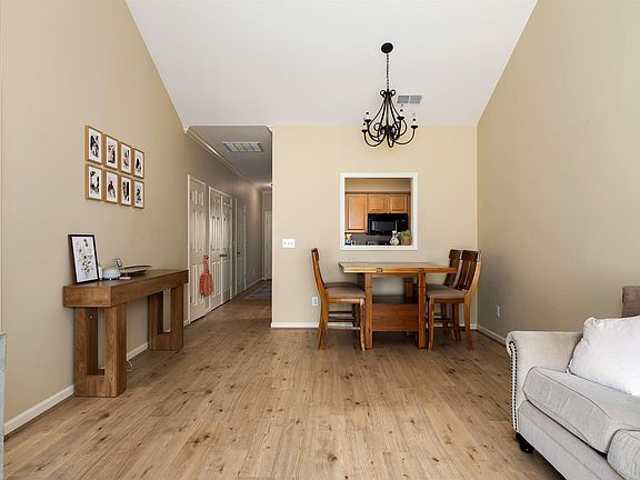 5th image of 2315 Crowns Ln
