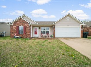 1109 W 23rd St, Claremore, OK 74017