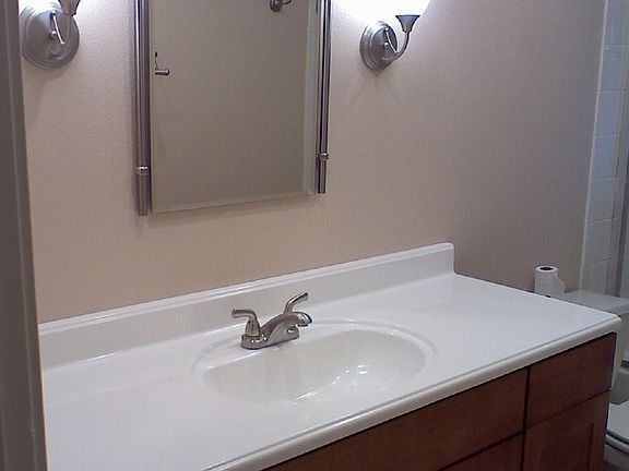 Upstairs Main Bathroom-new cabinets & fixtures