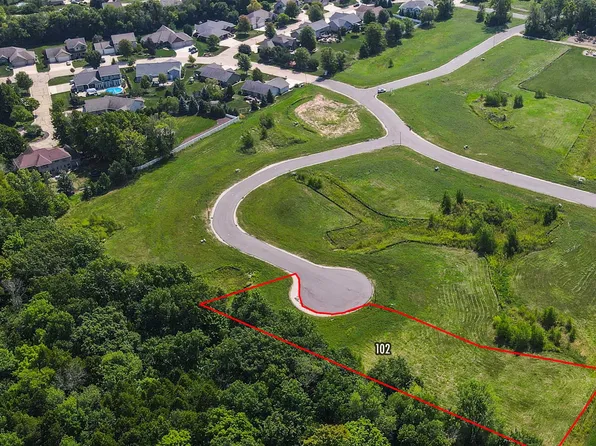 Madi Ct #102, Menasha, WI 54952