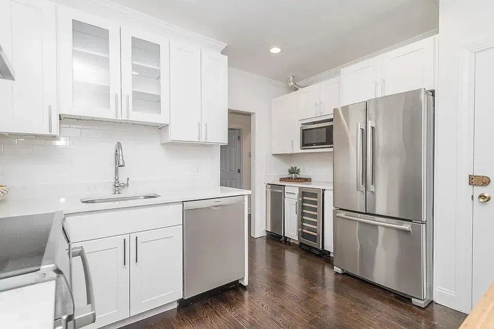 2 bed, 1150 sqft, $5,400 — Photo 3
