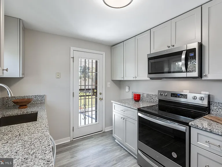 6903 Friendship Rd — Photo 3