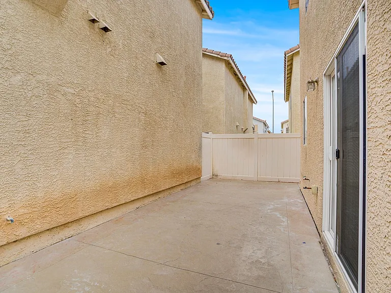 7268 Vinca Rd — Photo 31