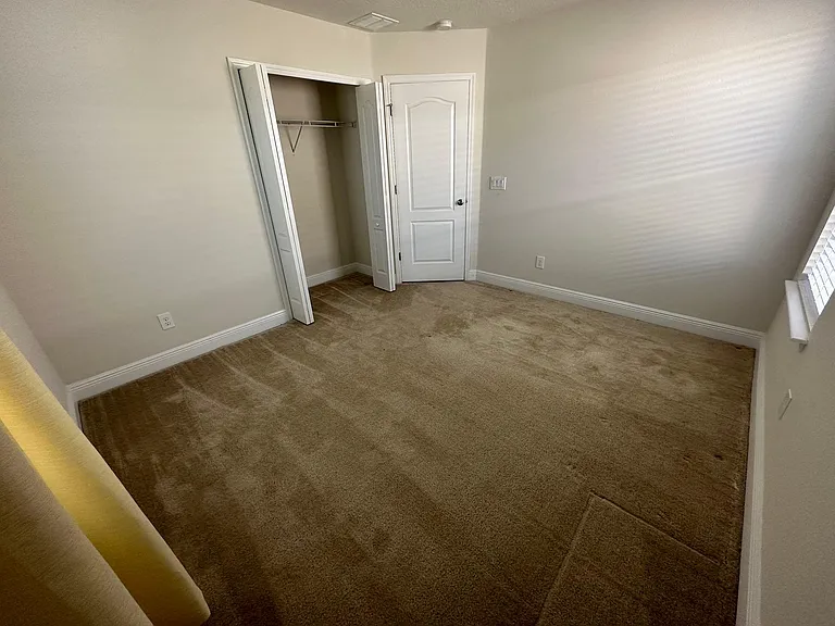 10888 Inside Loop — Photo 15