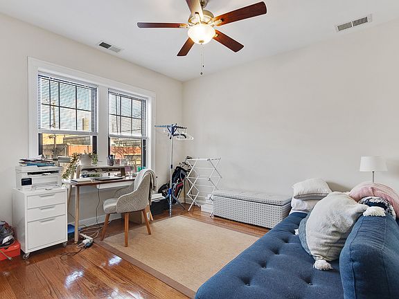 3rd image of 1819 1/2 W Leland Ave #2