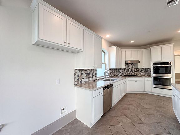 2nd image of 6702 Terania Cir