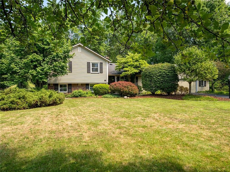 1st image of 36 Willowbend Dr