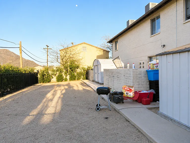 2010 E Sweetwater Ave._SP&Family LLC — Photo 10