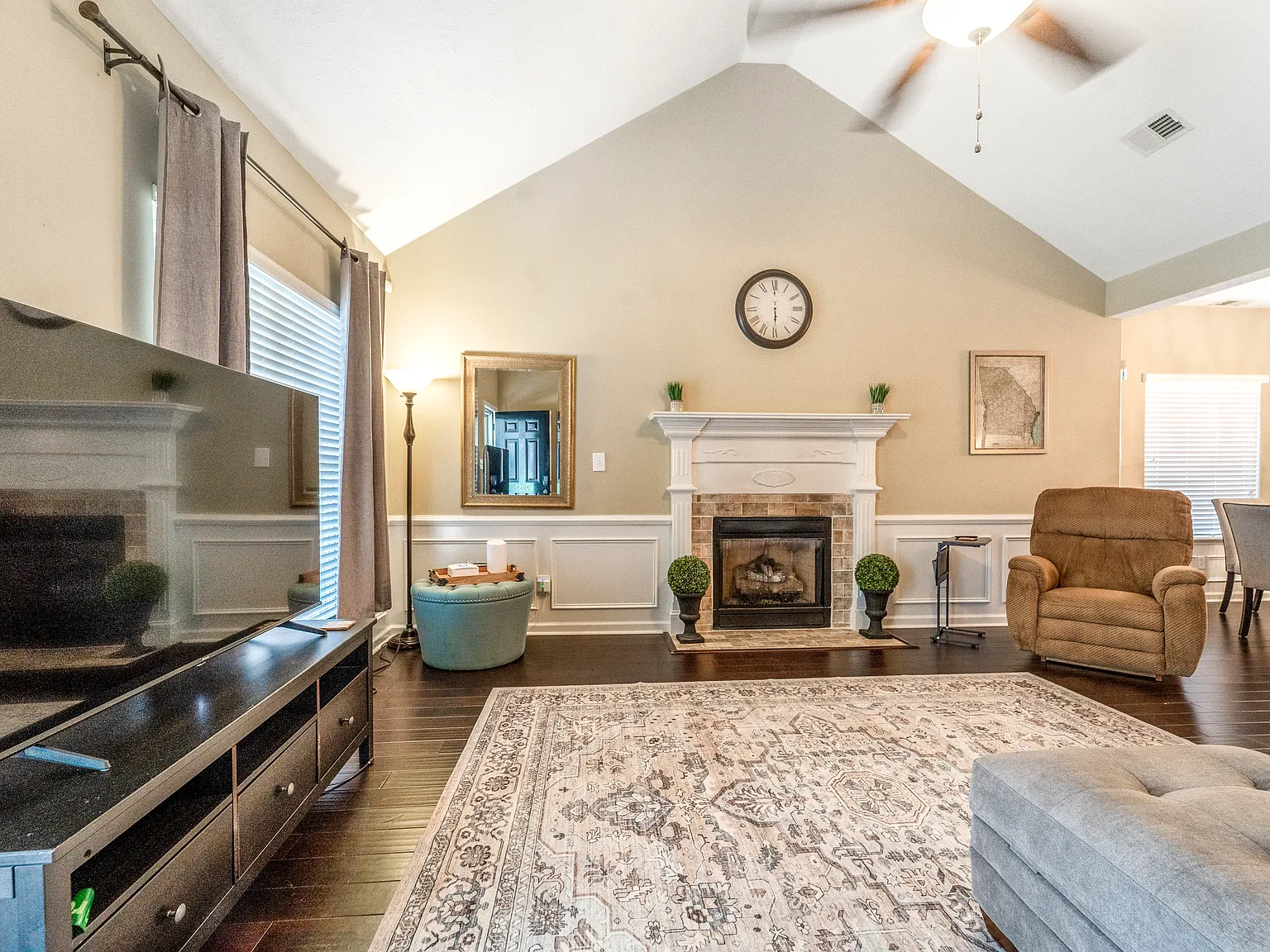 3 bed, 1379 sqft, $3,000 — Photo 4