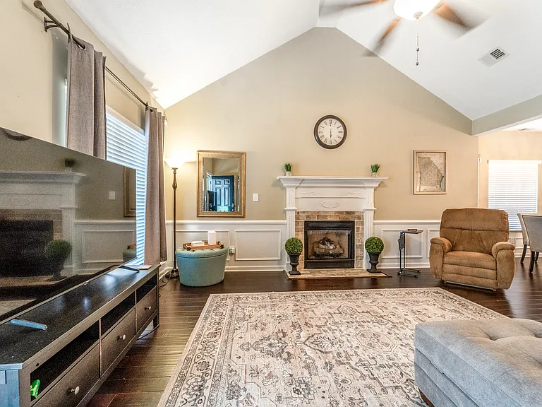 2037 Glennfield Ln — Photo 4