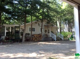 45471 River Dr, Meckling, SD 57069