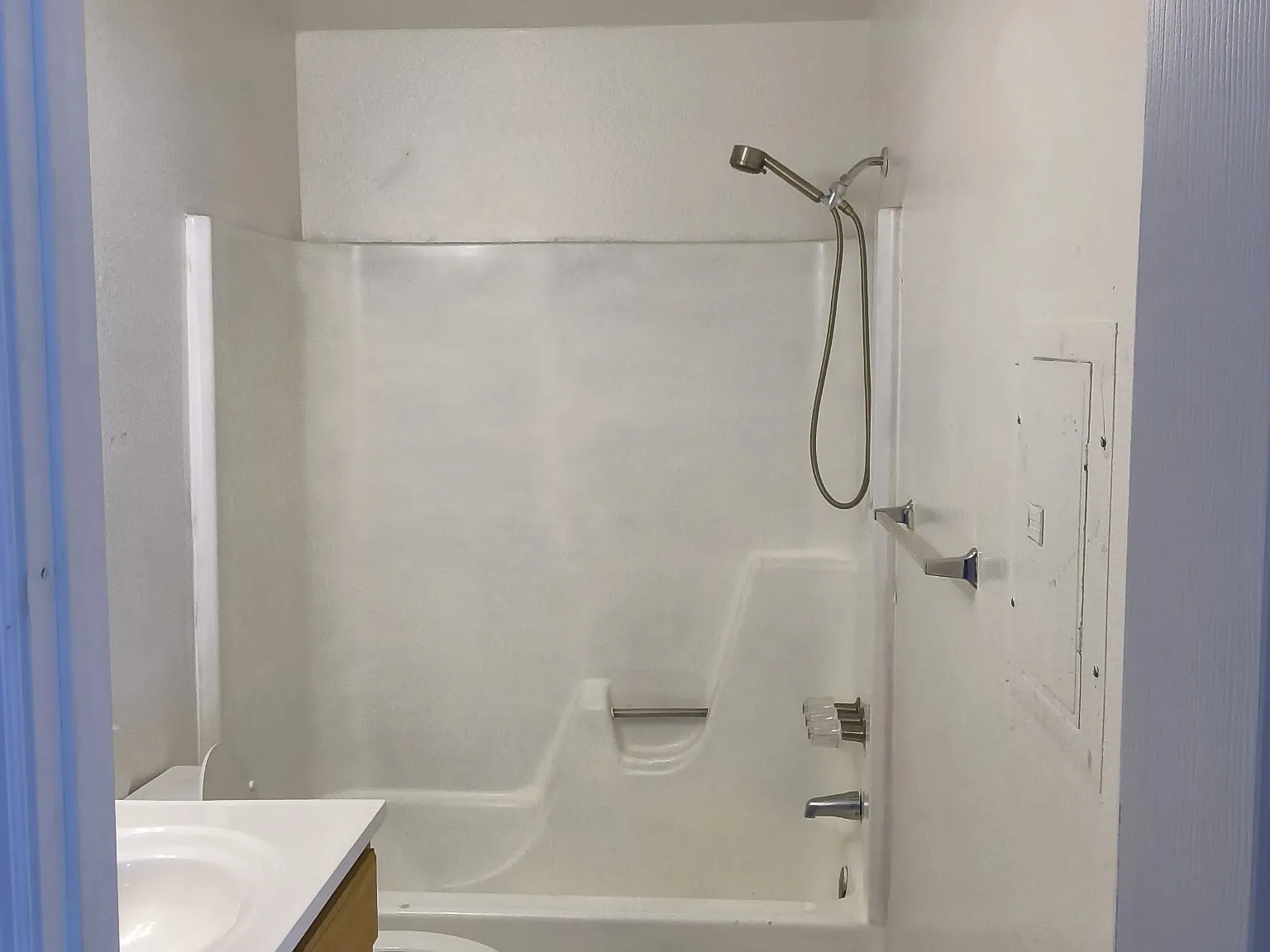 Studio, 450 sqft, $850 — Photo 3