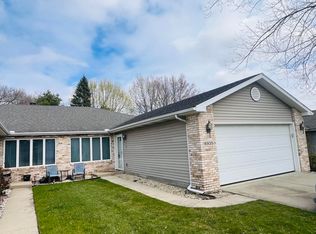 6935 Swan Ln, Schererville, IN