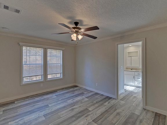 4th image of 220 Amelia Dr