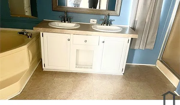 3 bed, 1280 sqft, $1,300 — Photo 4