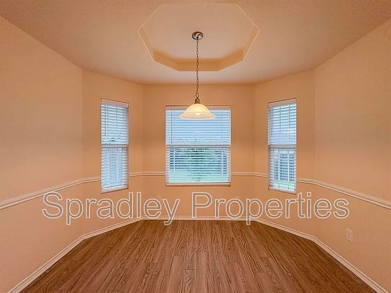 2214 Justice Dr — Photo 4