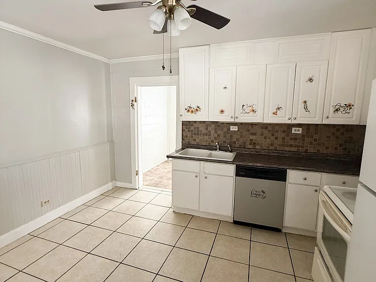 913 Pine St — Photo 4