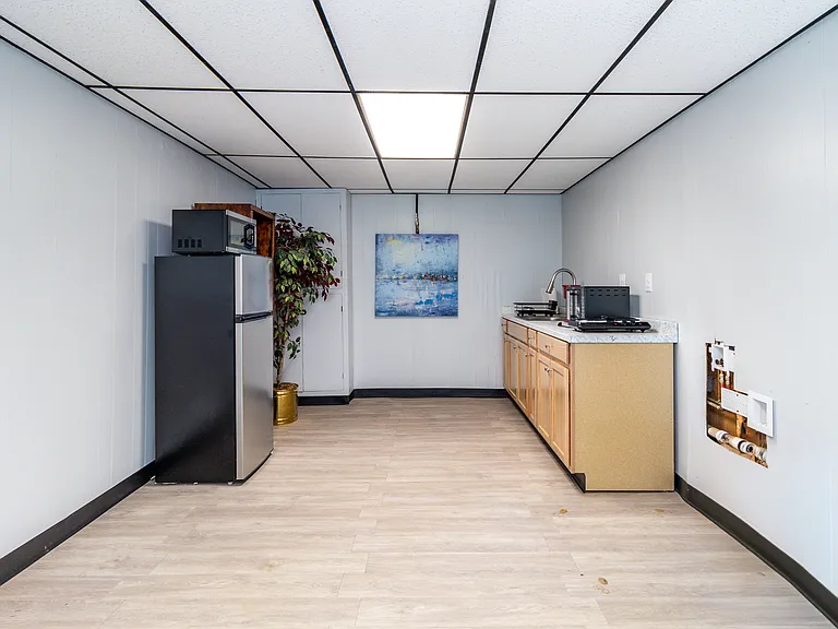 708 Dutch Valley Dr NE #H — Photo 10