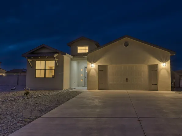 15 Royal Rd, Los Lunas, NM 87031