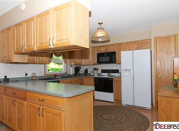 3rd image of 1921 Morrie Dr