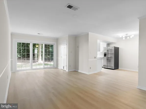 12000 Golf Ridge Ct APT 102, Fairfax, VA 22033