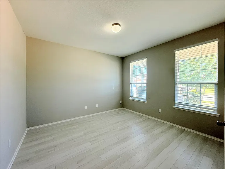 2404 Bermont Red Ln — Photo 18