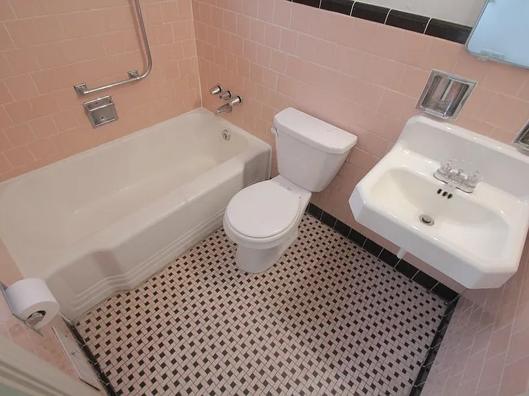 415 Franklin Ave #2 — Photo 17