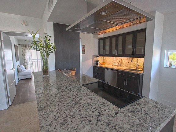 5th image of 1701 Sunset Harbor Dr APT 407