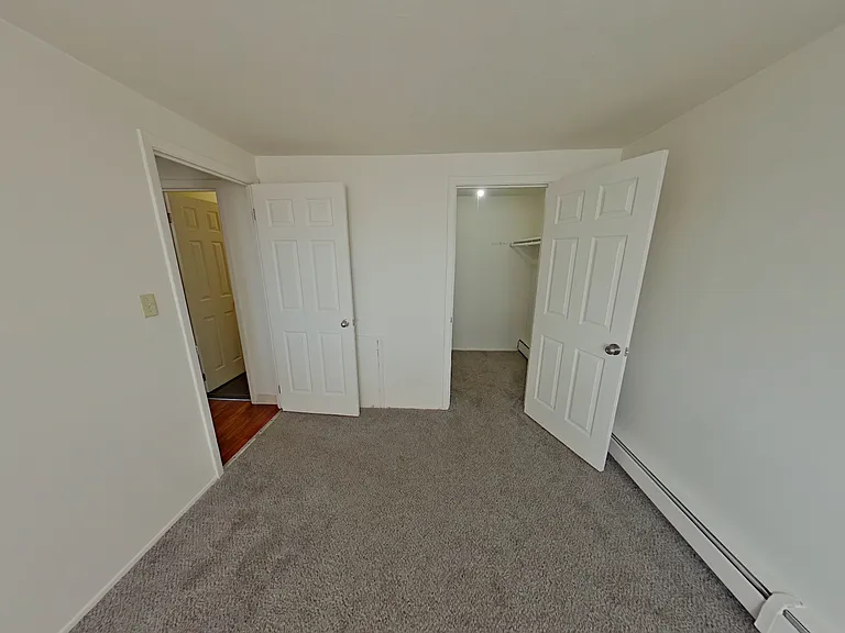 Canterbury Court Apartments — Photo 12