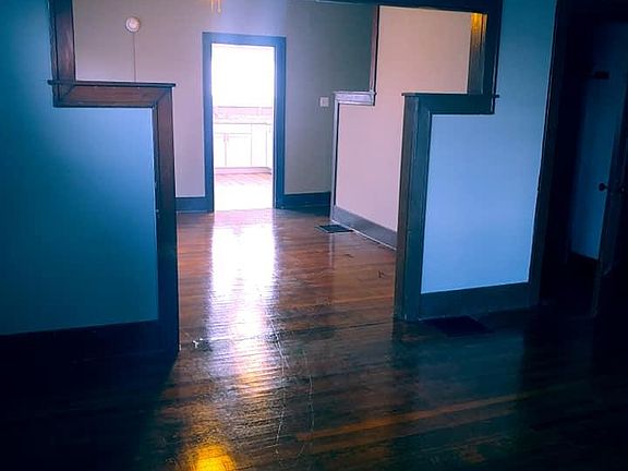 4th image of 3102 Linden Ave