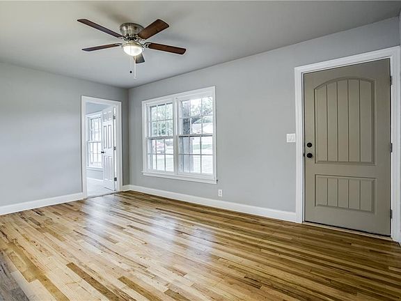 4th image of 4312 Fairfax St