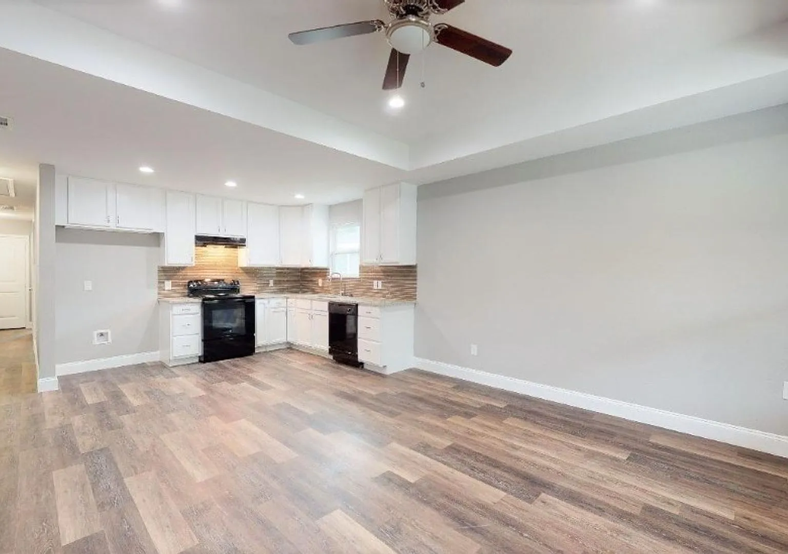 4202 Caddo — Photo 2