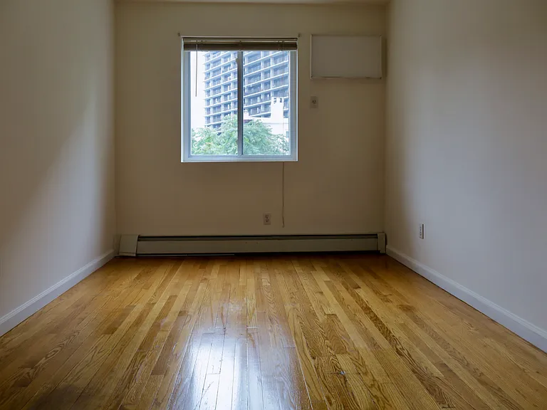 25-38 14th St #2 — Photo 9