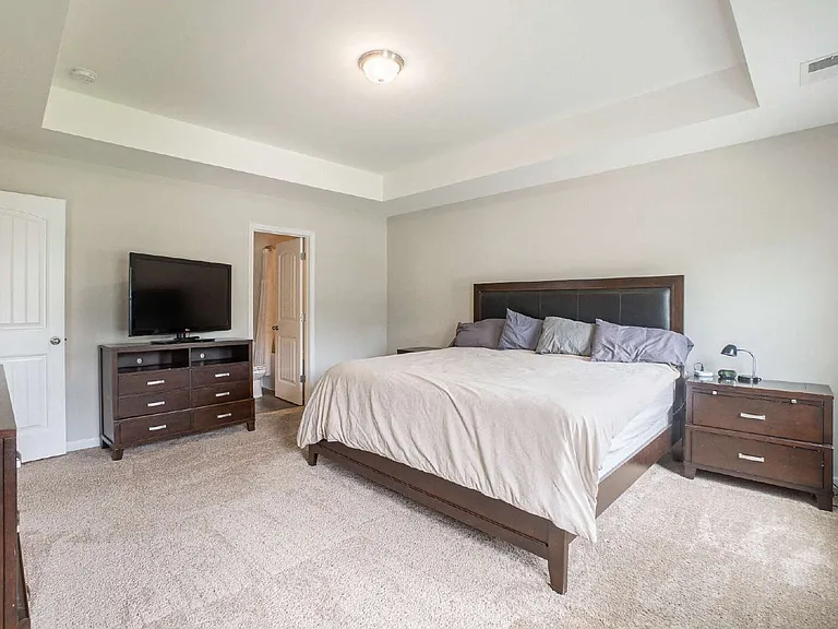 30 Ellis Cir — Photo 33