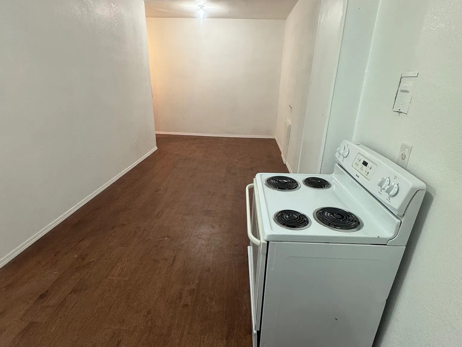 1 bed, 1000 sqft, $1,100 — Photo 2