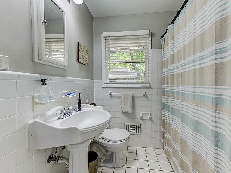 294 Leland Ter NE #A — Photo 9